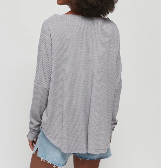 OUT FROM UNDER OVERSIZED THERMAL BUTTON-FRONT TOP - Picture 7 of 10